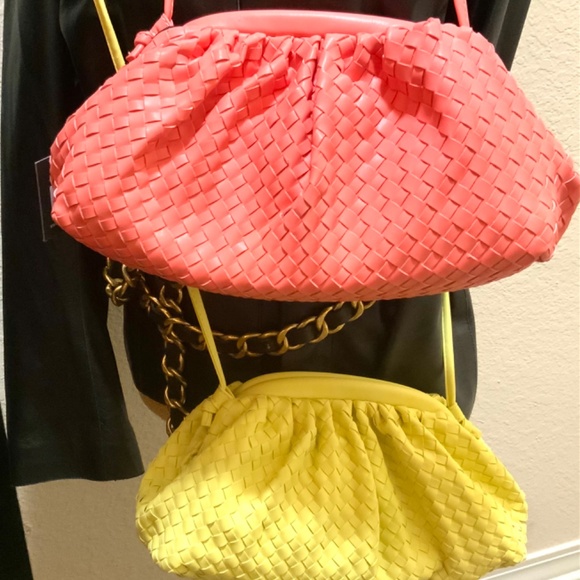 WOVEN CORAL POUCHY CLUTCH 🩷CLOSEOUT DEAL NWT 🩷 DESIGNER INSPIRED Vegan Leather - Picture 6 of 9